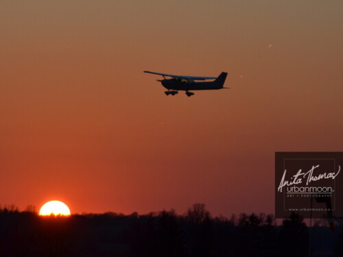 Aviation photography - Cessna 172 doing touch and goes at sunset in Brantford, Ontario, Canada
© Anita Thomas - Urbanmoon. All Rights Reserved. cessna