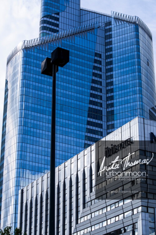 Urban photography - A beautiful glass building in Paris, France
© Anita Thomas - Urbanmoon Photography. All Rights Reserved. a beautiful glass building in paris france
