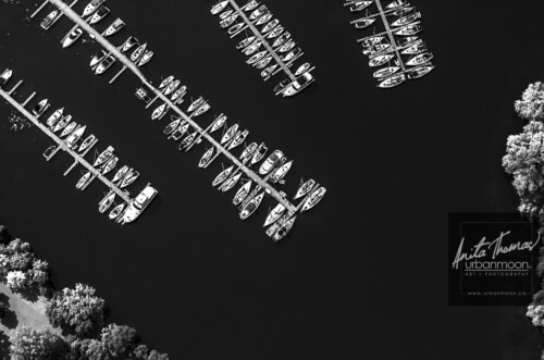 Aerial photography - Boats at their docks in Macassa Bay, Hamilton, Ontario
© Anita Thomas - Urbanmoon. All Rights Reserved. aerial photography of boats at their docks in macassa bay