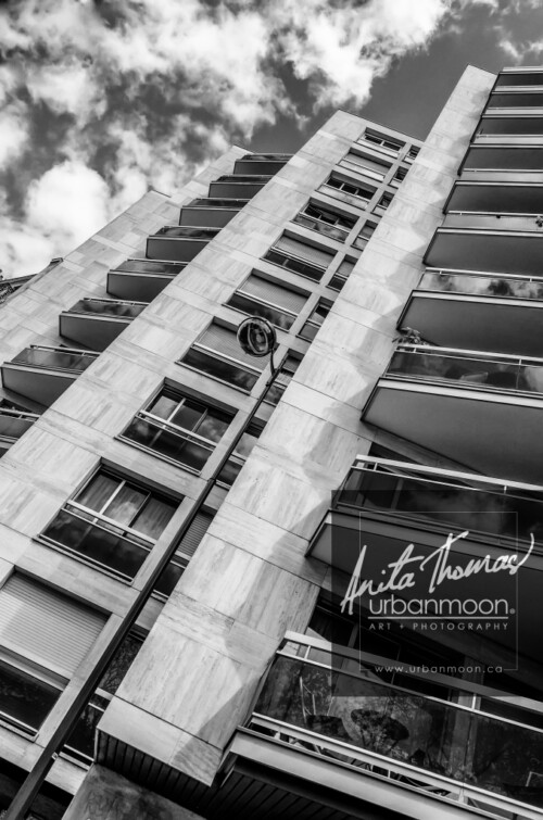 Urban photography - Paris, France
© Anita Thomas - Urbanmoon Photography. All Rights Reserved. apartment building