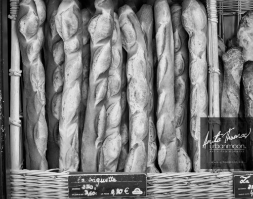 Urban photography - Paris, France
© Anita Thomas - Urbanmoon Photography. All Rights Reserved. baguettes in a bakery