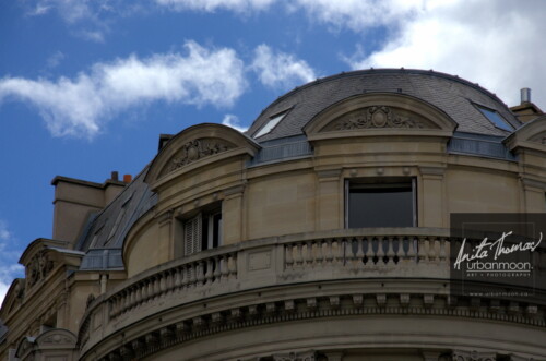 Urban photography - Balconies and architectural details of a building in Paris, France
© Anita Thomas - Urbanmoon Photography. All Rights Reserved. balconies in paris france