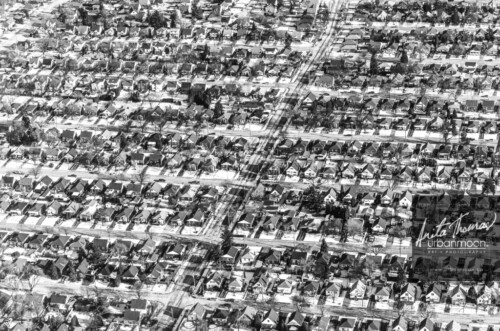 Aerial photography - Brucedale Ave E along E36th St to E31st St in Hamilton, Ontario.
© Anita Thomas - Urbanmoon. All Rights Reserved. brucedale ave e along eth st to est st