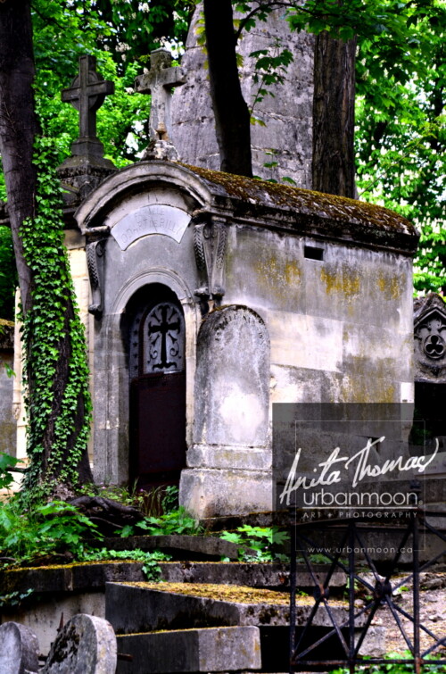Crypt at Père Lachaise Cemetery in Paris, France
© Anita Thomas - Urbanmoon. All Rights Reserved. crypt at pere lachaise cemetery