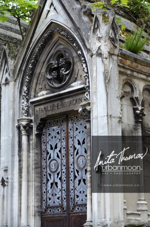 Père Lachaise Cemetery in Paris, France
© Anita Thomas - Urbanmoon. All Rights Reserved. crypt at pere lachaise cemetery