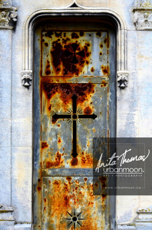 Crypt door at Père Lachaise Cemetery in Paris, France
© Anita Thomas - Urbanmoon. All Rights Reserved. crypt door at pere lachaise cemetery