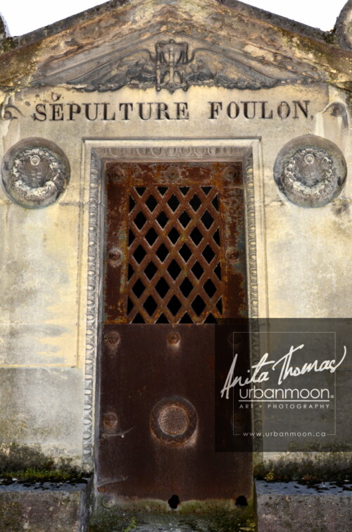 Crypt door at Père Lachaise Cemetery in Paris, France
© Anita Thomas - Urbanmoon. All Rights Reserved. crypt door at pere lachaise cemetery