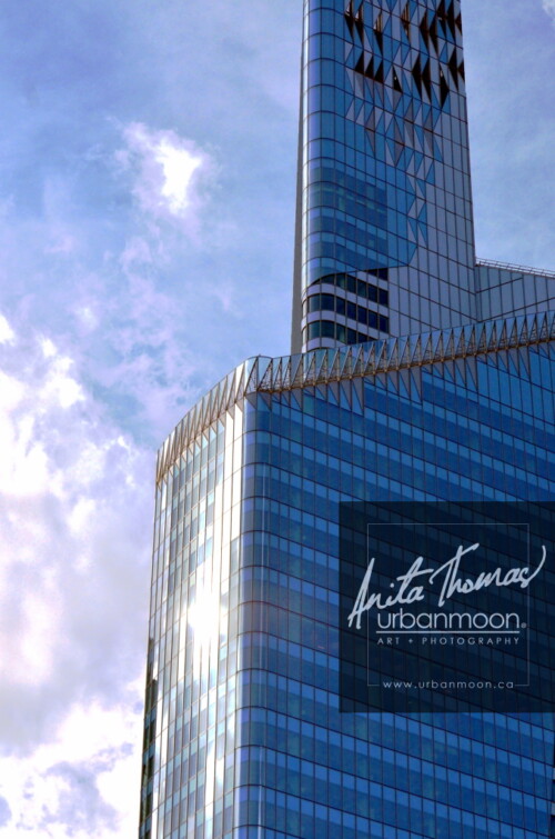 Urban photography - A beautiful glass building in Paris, France
© Anita Thomas - Urbanmoon Photography. All Rights Reserved. glass building in paris france