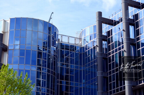 Urban photography - A beautiful glass building in Paris, France
© Anita Thomas - Urbanmoon Photography. All Rights Reserved. glass building in paris france