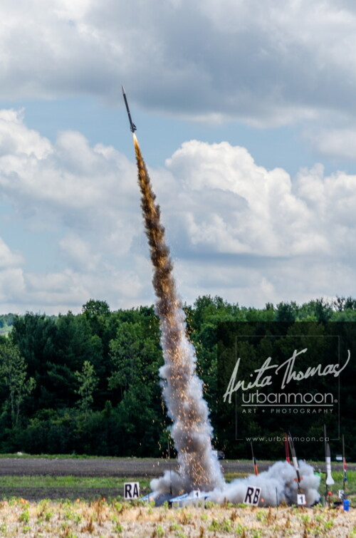 Lifestyle photography - DLRS 34, high-powered rocketry competition hosted by URRG in Potter, New York, United States.
© Anita Thomas - Urbanmoon Photography. All Rights Reserved. high powered rocketry