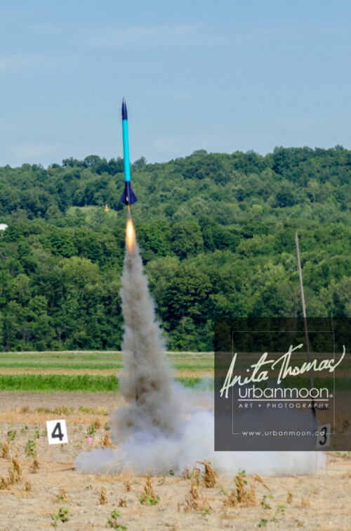 Lifestyle photography - DLRS 34, high-powered rocketry competition hosted by URRG in Potter, New York, United States.
© Anita Thomas - Urbanmoon Photography. All Rights Reserved. high powered rocketry