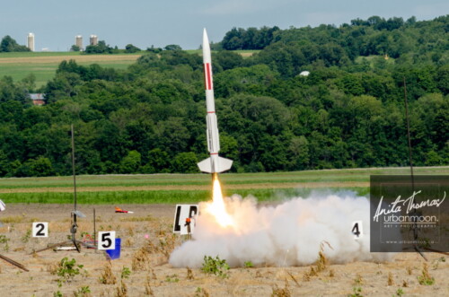 Lifestyle photography - DLRS 34, high-powered rocketry competition hosted by URRG in Potter, New York, United States.
© Anita Thomas - Urbanmoon Photography. All Rights Reserved. high powered rocketry