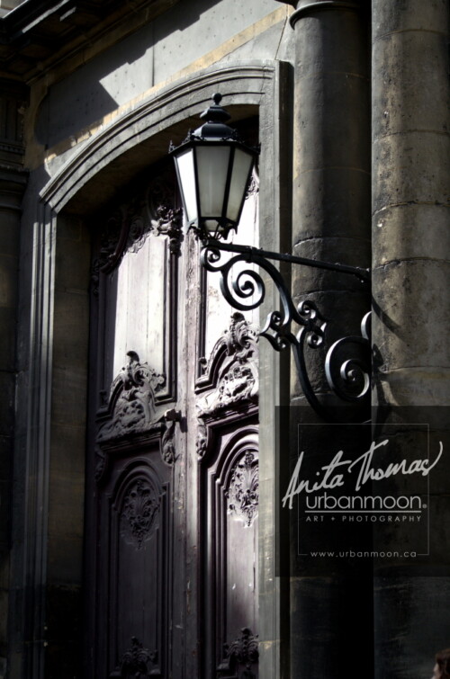 Hôtel Tubeuf (rue des Petits-Champs), front door in Paris, France. Built in 1634.
© Anita Thomas - Urbanmoon. All Rights Reserved. hotel tubeuf front door in paris france