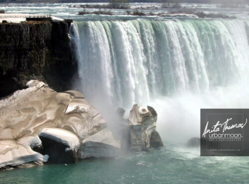 Landscape photography - Niagara Falls in winter.
© Anita Thomas - Urbanmoon Photography. All Rights Reserved. niagara falls in winter