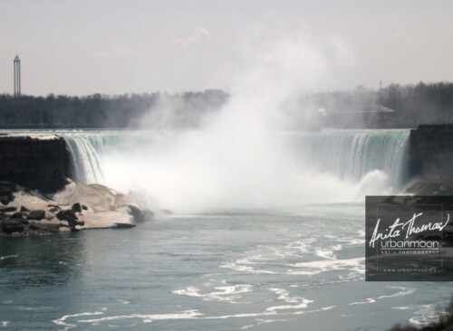 Landscape photography - Niagara Falls in winter.
© Anita Thomas - Urbanmoon Photography. All Rights Reserved. niagara falls in winter
