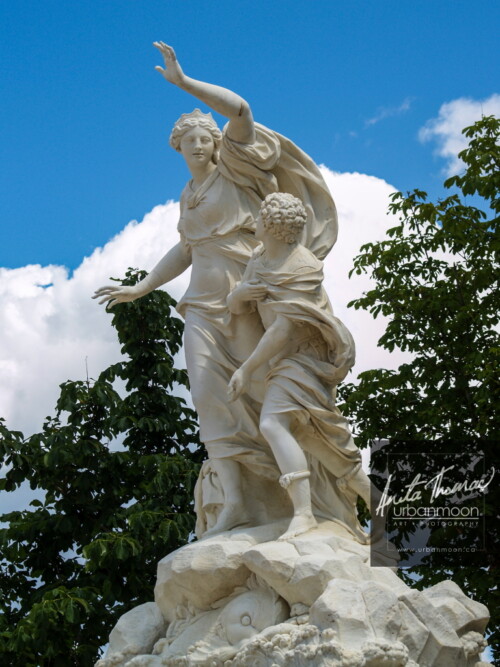Urban photography - Statue at Palace of Versailles, Versailles, France
© Anita Thomas - Urbanmoon Photography. All Rights Reserved. statue at palace of versailles