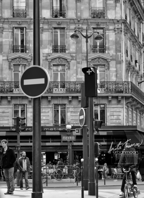 Urban photography - Paris, France
© Anita Thomas - Urbanmoon Photography. All Rights Reserved. street photography