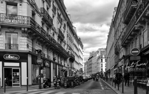 Urban photography - Paris, France
© Anita Thomas - Urbanmoon Photography. All Rights Reserved. street photography
