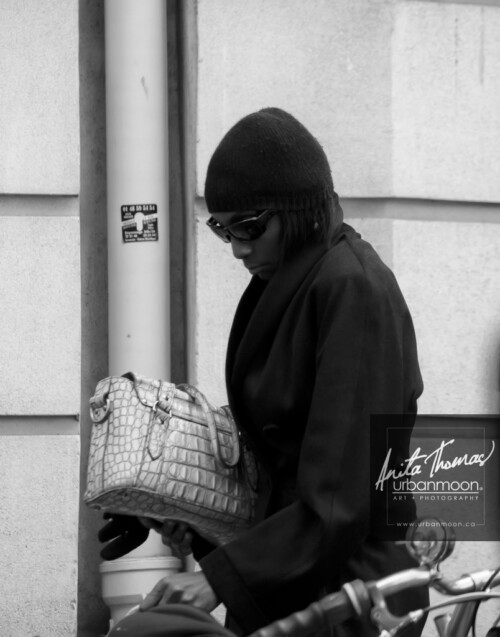 Urban photography - Paris, France
© Anita Thomas - Urbanmoon Photography. All Rights Reserved. street photography
