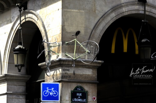 Urban photography - Paris, France
© Anita Thomas - Urbanmoon Photography. All Rights Reserved. street photography bicycle