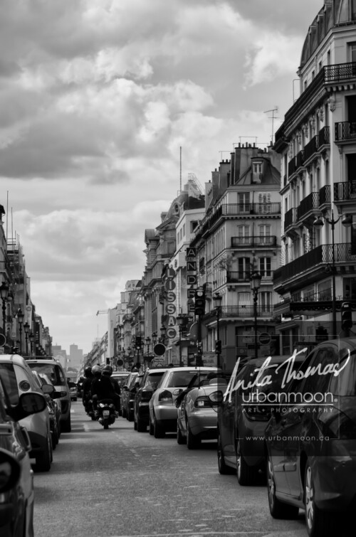 Urban photography - Paris, France
© Anita Thomas - Urbanmoon Photography. All Rights Reserved. street photography downtown traffic
