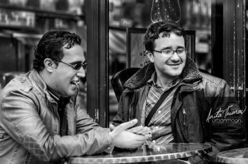 Urban photography - Paris, France
© Anita Thomas - Urbanmoon Photography. All Rights Reserved. street photography men talking