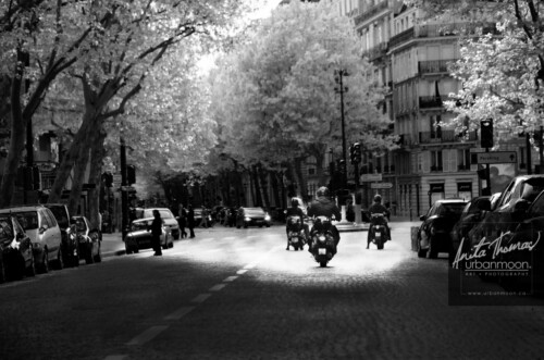 Urban photography - Paris, France
© Anita Thomas - Urbanmoon Photography. All Rights Reserved. street photography motorcycles ride through the streets of par