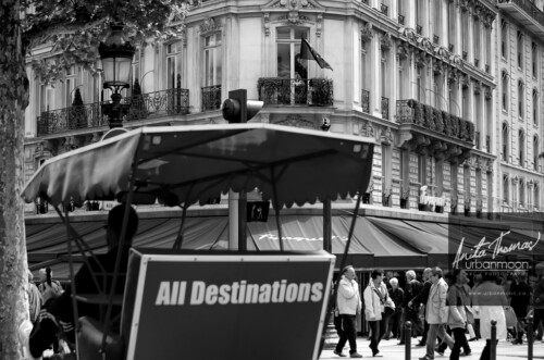 Urban photography - Paris, France
© Anita Thomas - Urbanmoon Photography. All Rights Reserved. street photography pedal cart