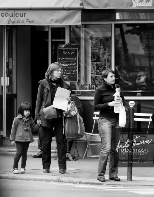 Urban photography - Paris, France
© Anita Thomas - Urbanmoon Photography. All Rights Reserved. street photography people leave a cafe