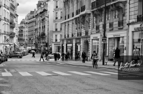 Urban photography - Paris, France
© Anita Thomas - Urbanmoon Photography. All Rights Reserved. street photography people on the street