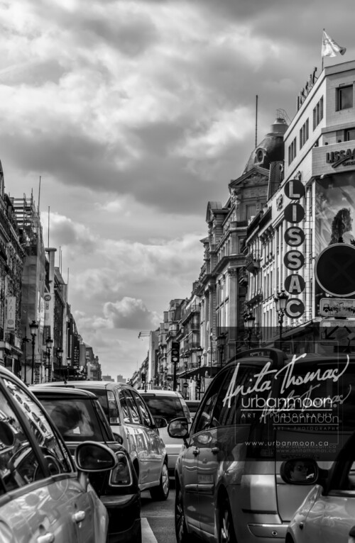 Urban photography - Paris, France
© Anita Thomas - Urbanmoon Photography. All Rights Reserved. street photography traffic jam