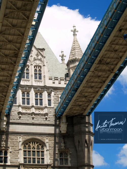 Urban photography - London, England
© Anita Thomas - Urbanmoon Photography. All Rights Reserved. tower bridge in london england